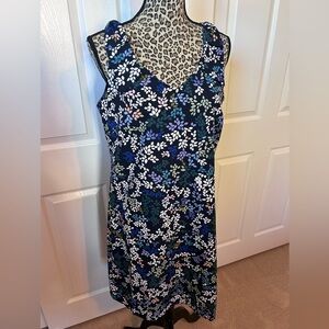 cabi Cinco Shift Dress, size Medium, NWOT